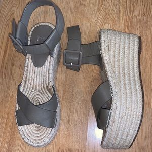 Marc Fisher Randal flatform sandal